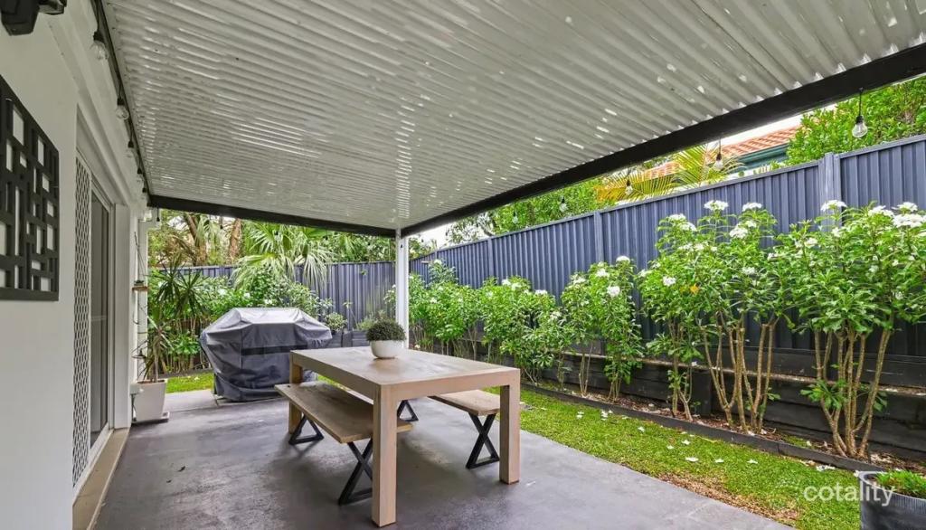 3 MANOR CL, ROBINA, QLD 4226