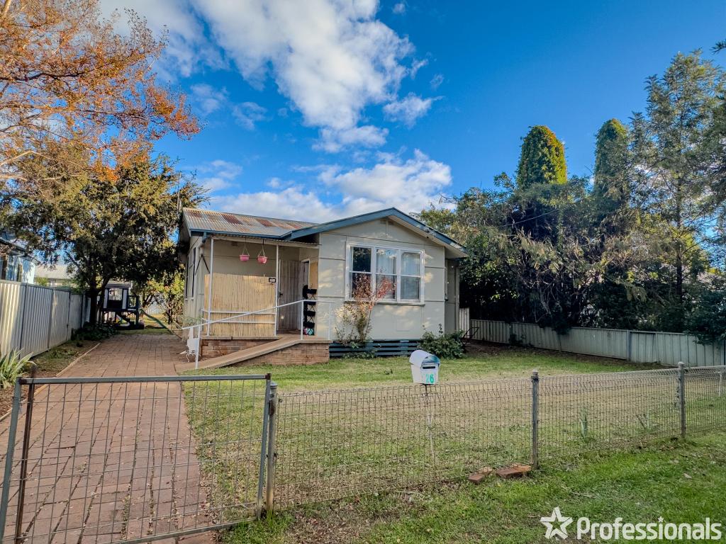 26 STEWART AVE, WEST TAMWORTH, NSW 2340