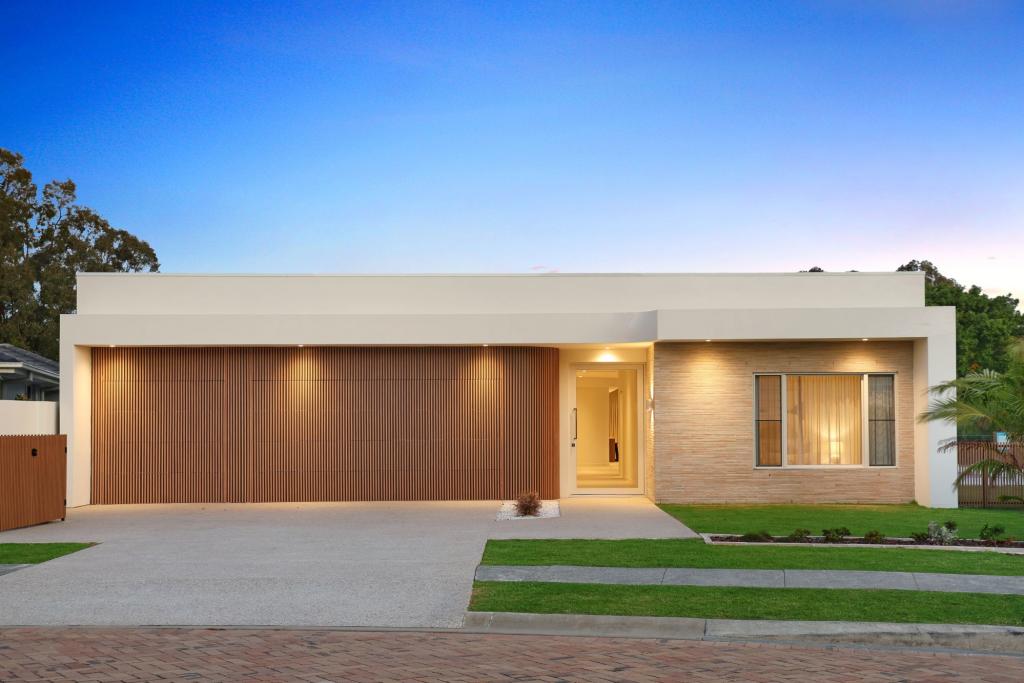 3057 Forest Hills Dr, Hope Island, QLD 4212