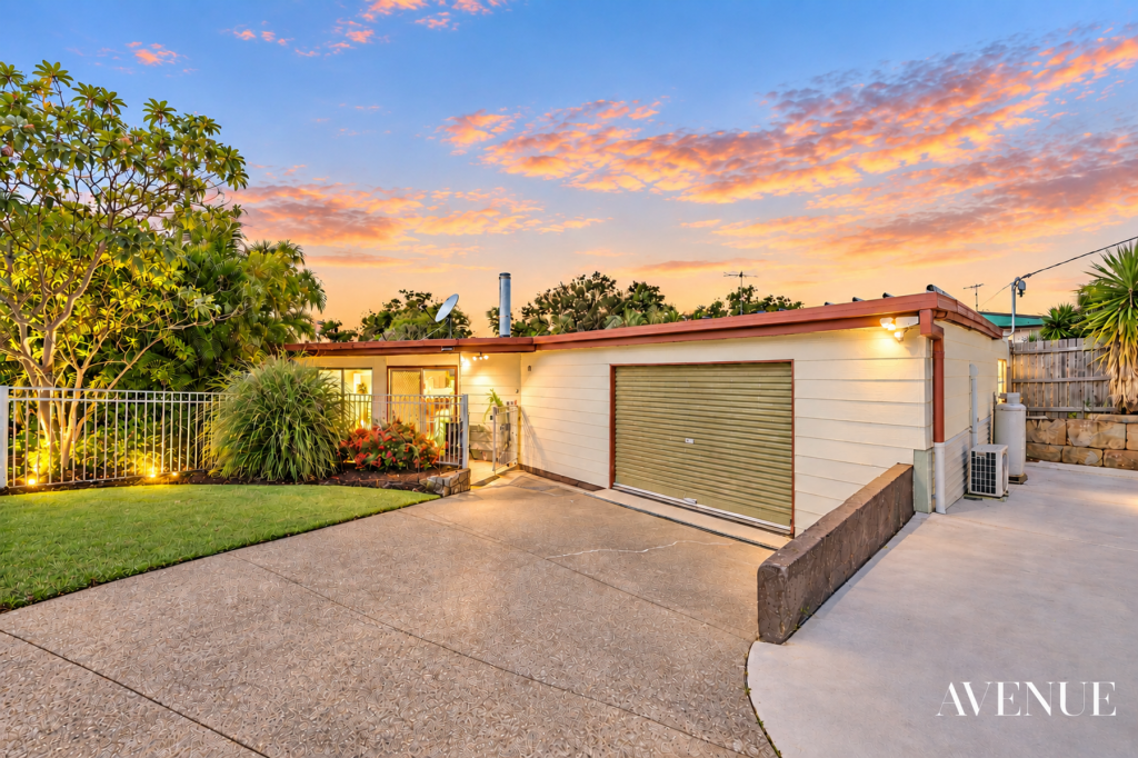 79 Conifer St, Hillcrest, QLD 4118