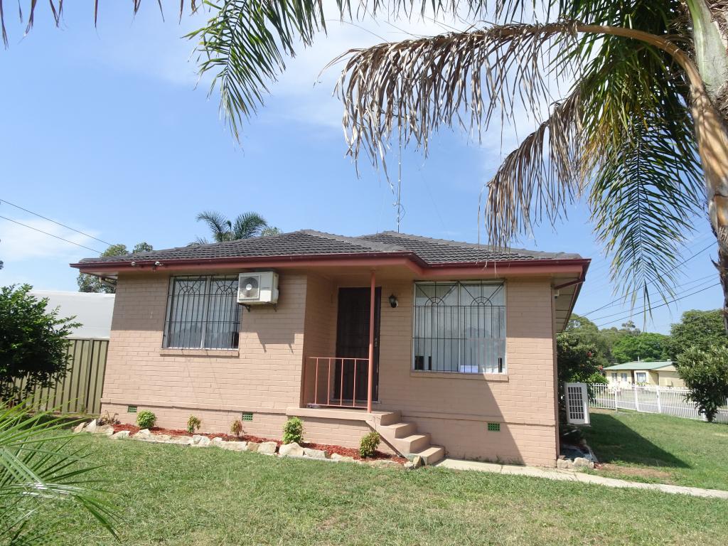 68 Lawrence Hargrave Rd, Warwick Farm, NSW 2170