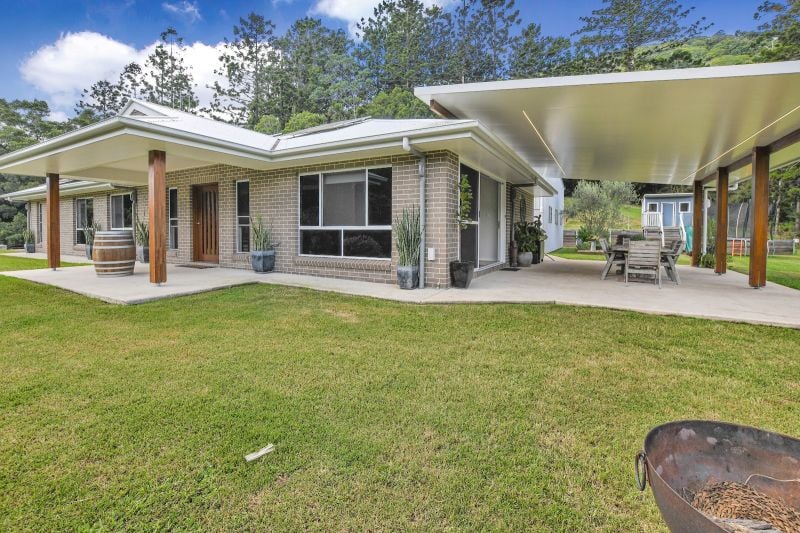 364 Mullins Creek Rd, Goomboorian, QLD 4570