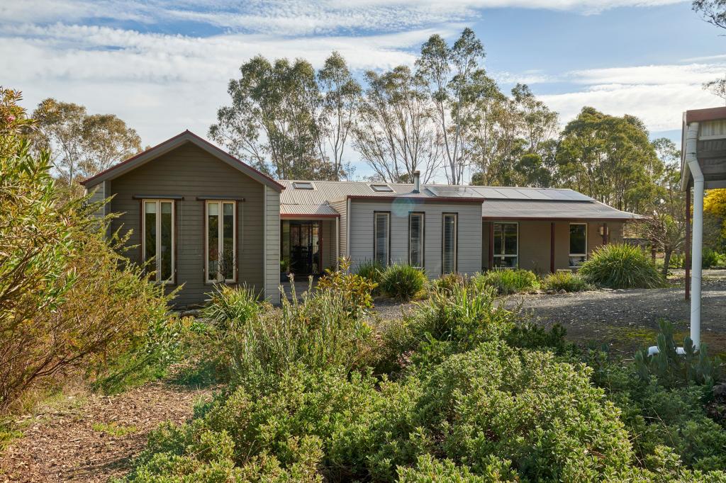 5 Scullys Lane, Heathcote, VIC 3523