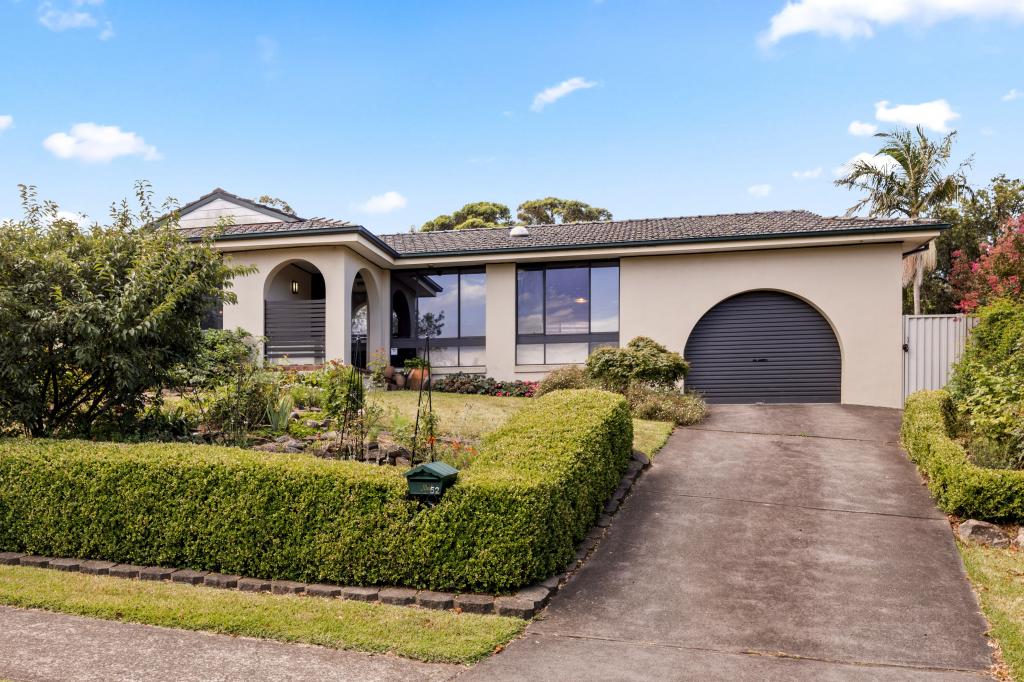 52 Barnes Cres, Menai, NSW 2234