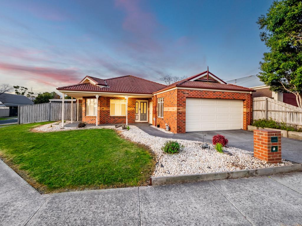 50 Brookland Greens Bvd, Cranbourne, VIC 3977