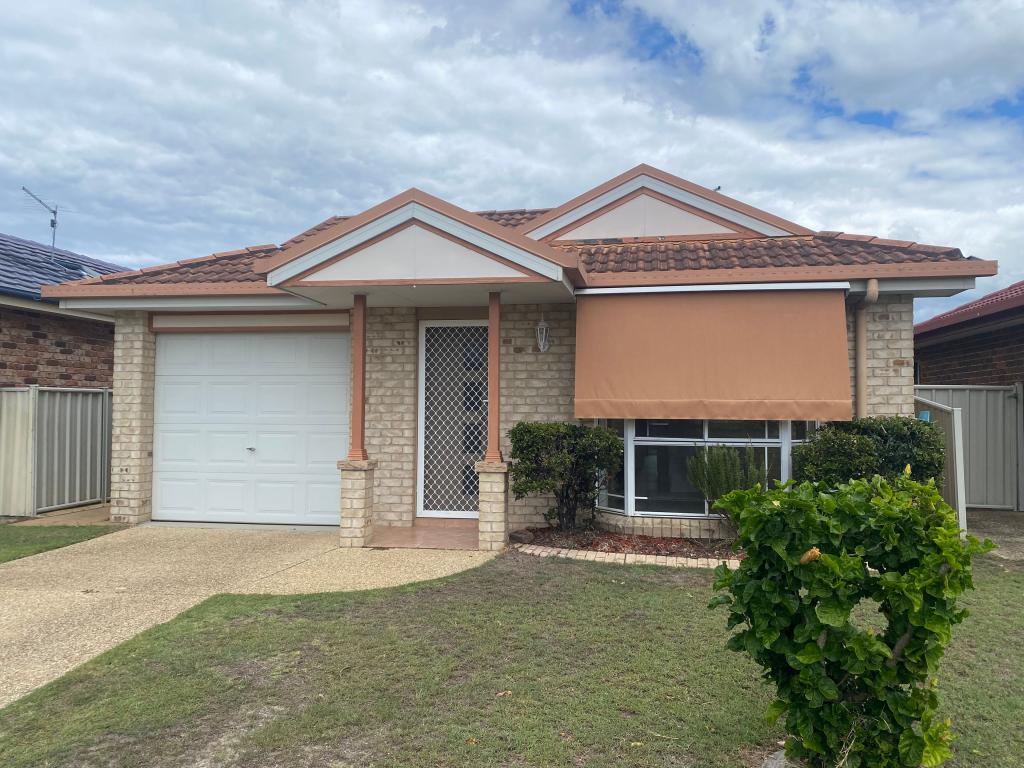 37 Lady Nelson Pl, Yamba, NSW 2464