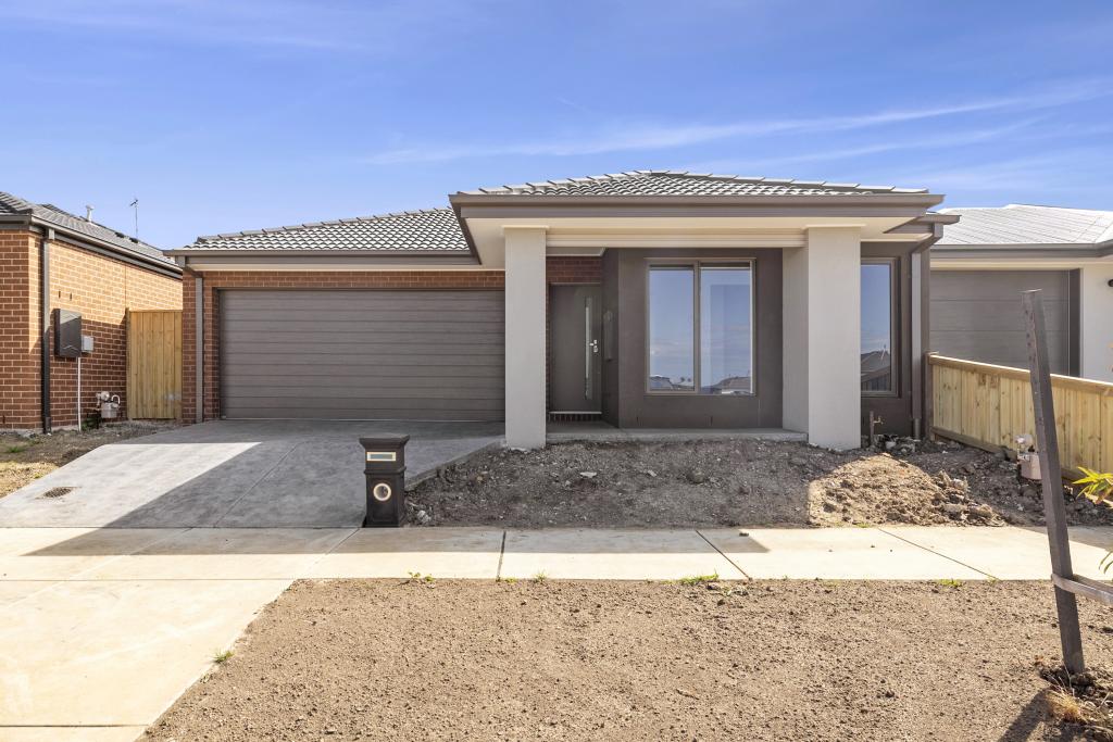 84 Steamboat Ave, Winter Valley, VIC 3358