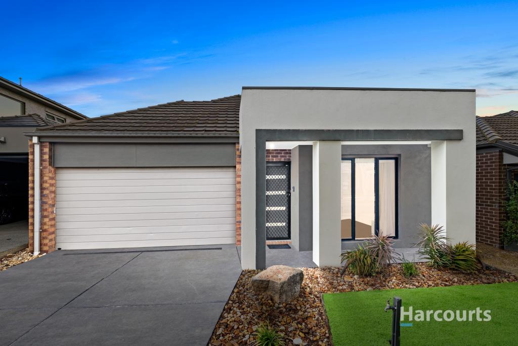 10 Bursaria Dr, Caroline Springs, VIC 3023