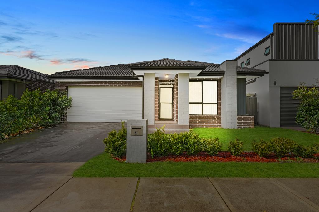 41 Farview Dr, Denham Court, NSW 2565