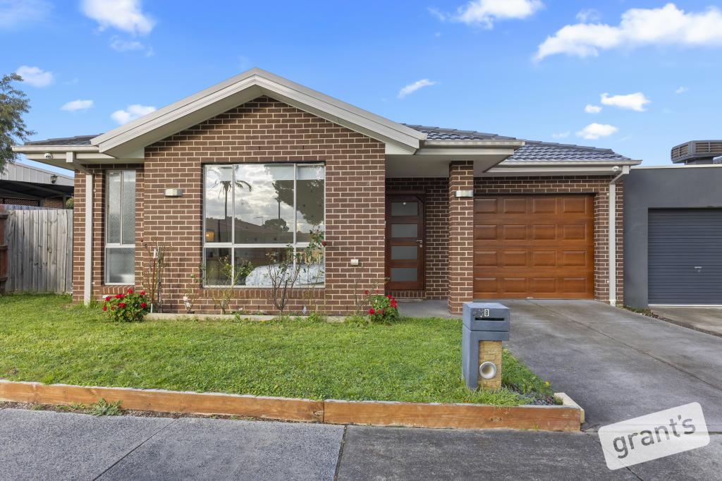 8 PINJARRA CT, NARRE WARREN, VIC 3805