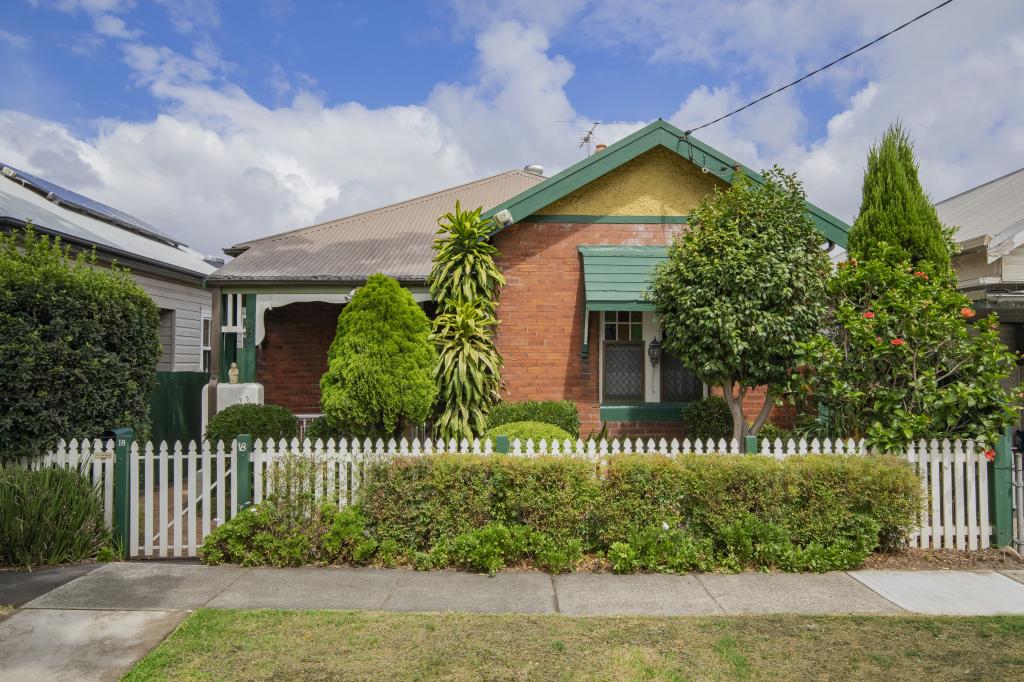 18 Walsh St, Mayfield East, NSW 2304