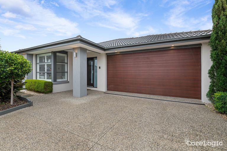 57 Hayton Park Bvd, Cranbourne West, VIC 3977