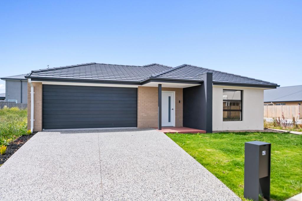 42 ACKLAND ST, ARMSTRONG CREEK, VIC 3217