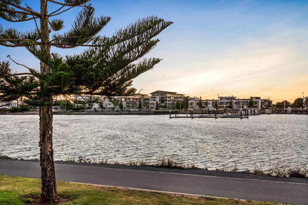 18 Knapman Cres, Port Adelaide, SA 5015