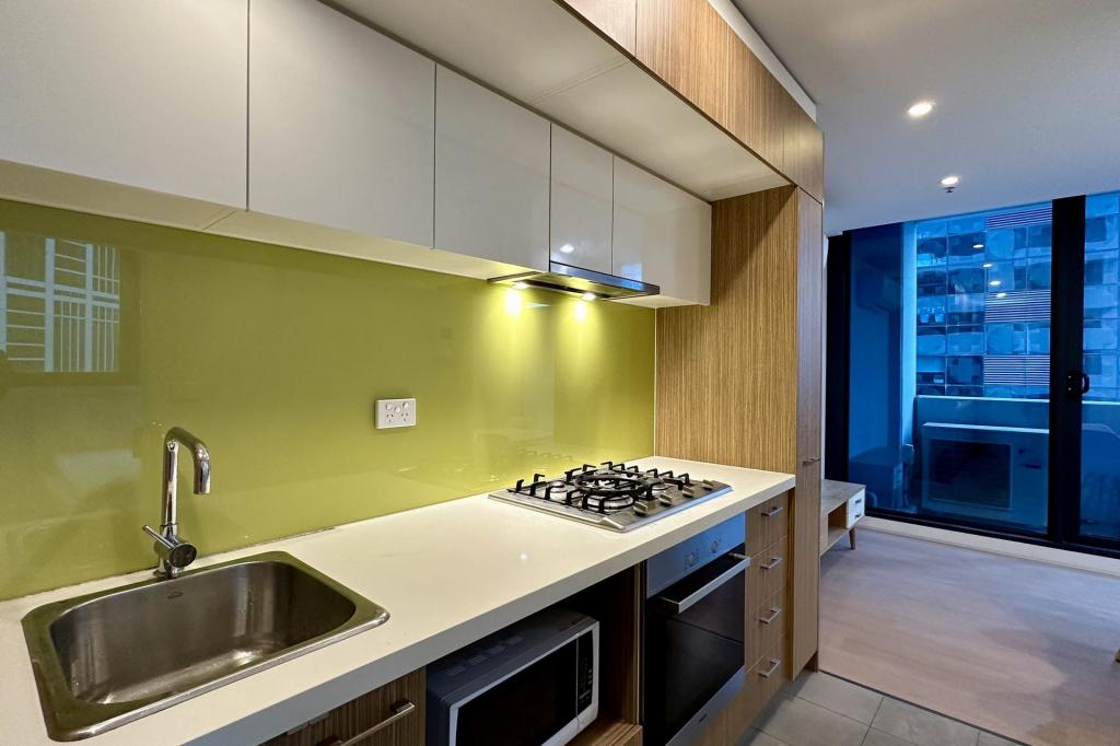 708/8 Sutherland St, Melbourne, VIC 3000