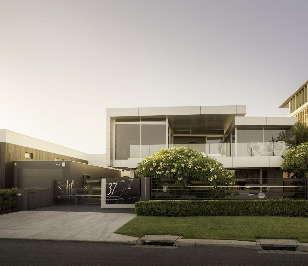 37 ESPLANADE, NEDLANDS, WA 6009