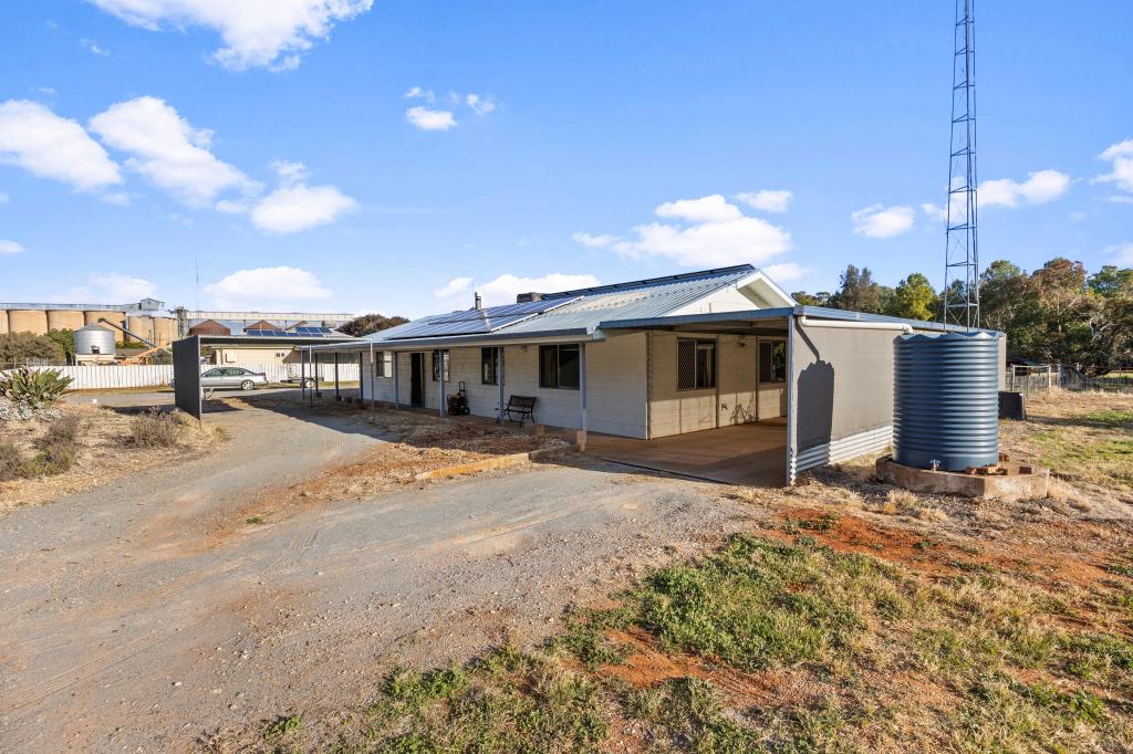 7 Darling St, Boree Creek, NSW 2652