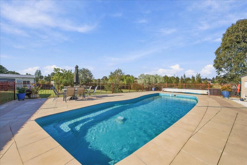 780 Montpelier Dr, The Oaks, NSW 2570