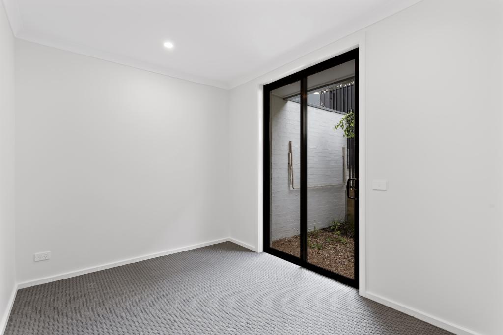 2/141-143 BROWN ST, HEIDELBERG, VIC 3084