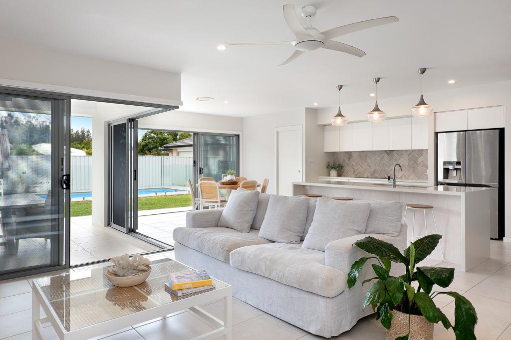 16 Serenity Bay Rd, Emerald Beach, NSW 2456