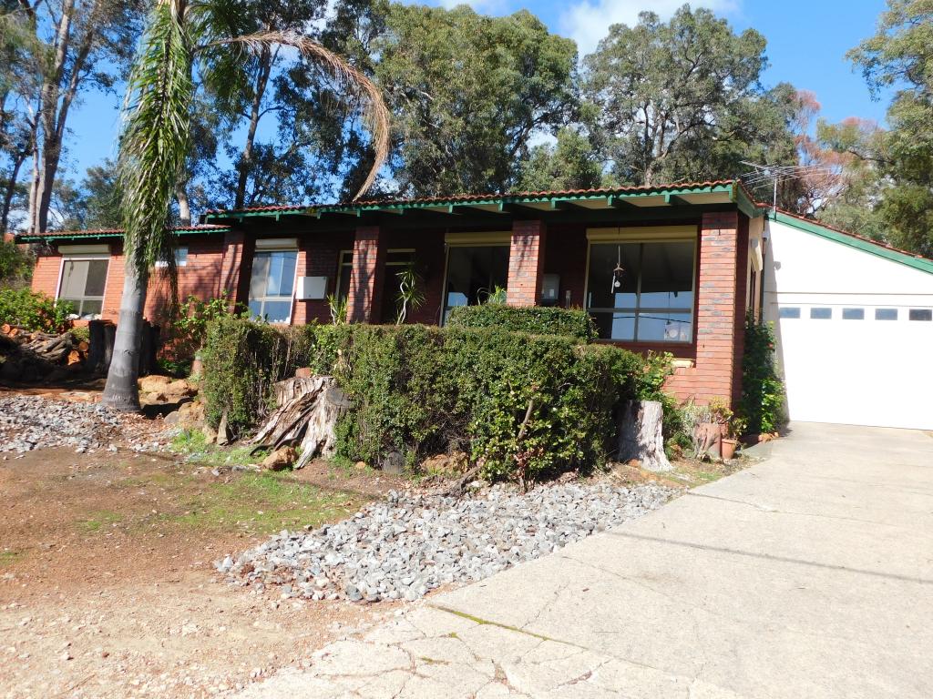 1 Raeburn Rd, Roleystone, WA 6111