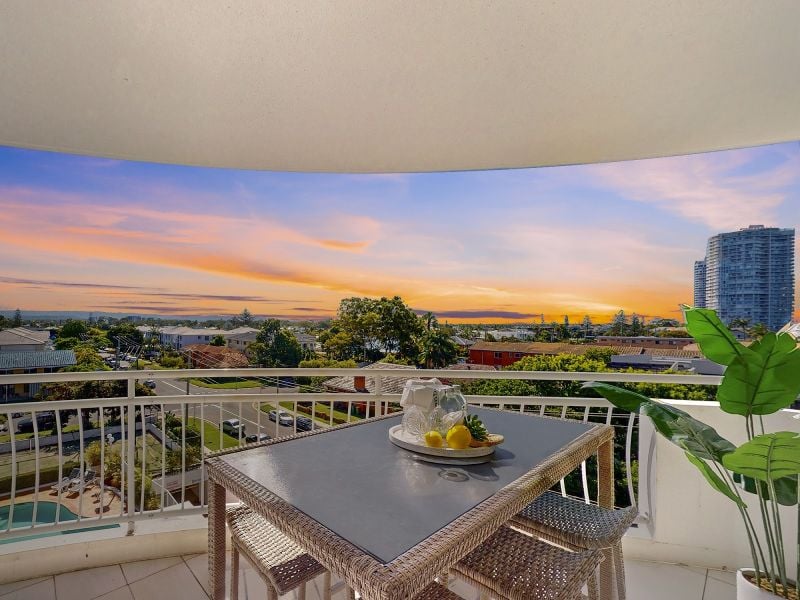 4J/510 MARINE PDE, BIGGERA WATERS, QLD 4216