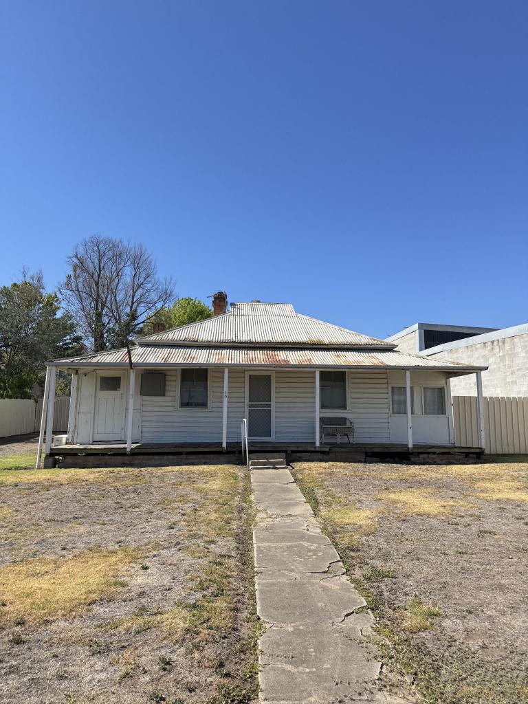 76 Adelong Rd, Tumut, NSW 2720