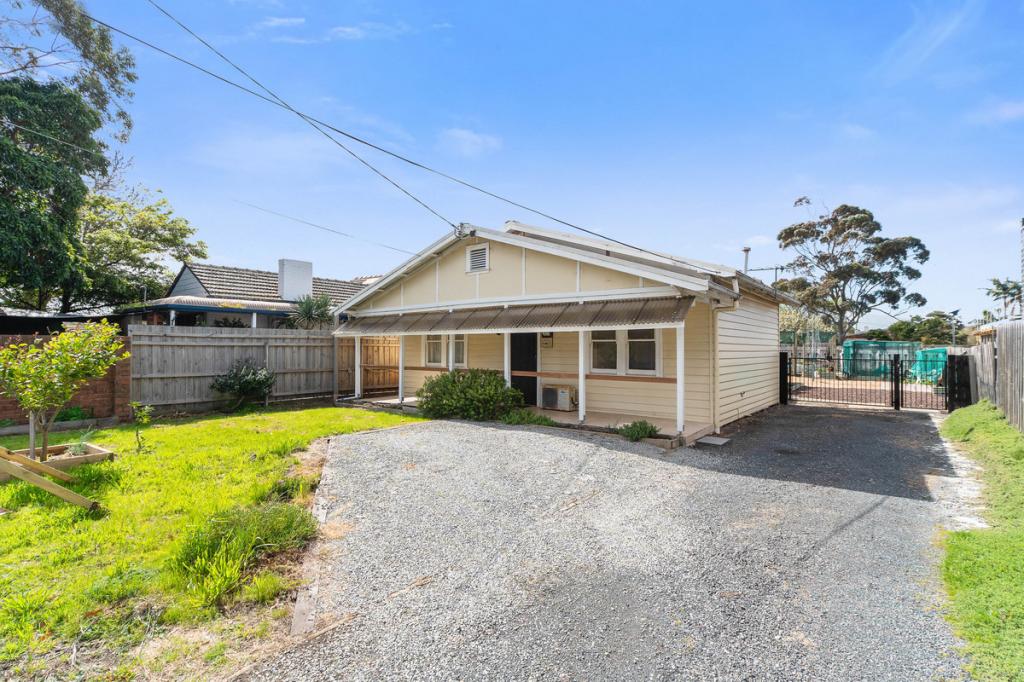 2 BRAGGE ST, FRANKSTON, VIC 3199