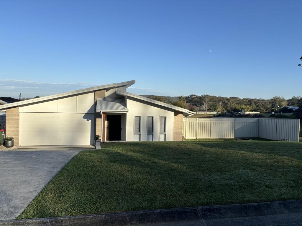 1 Racemosa Cct, South West Rocks, NSW 2431