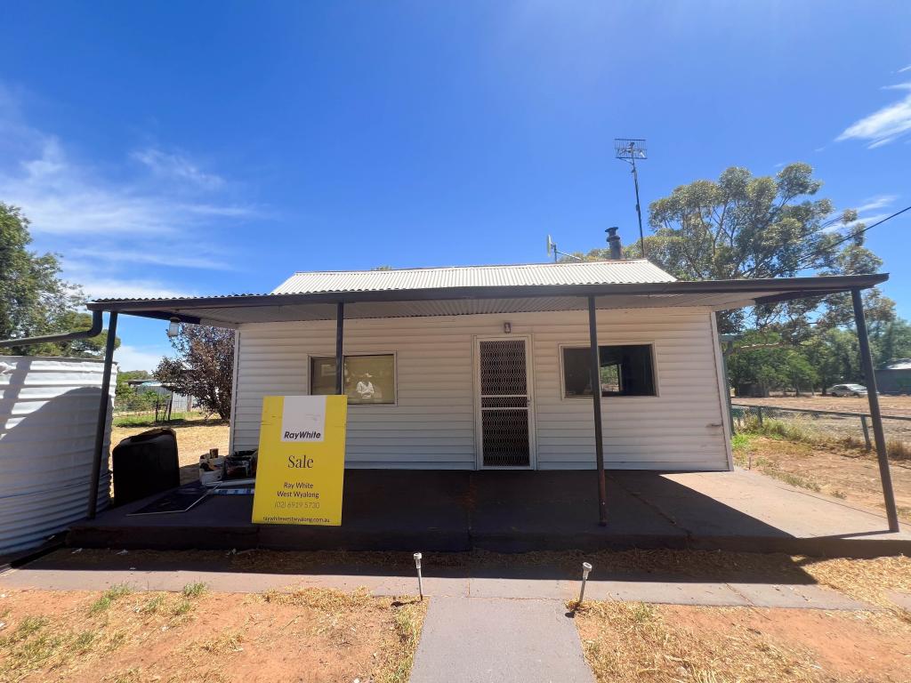 16 Stawell St, Beckom, NSW 2665