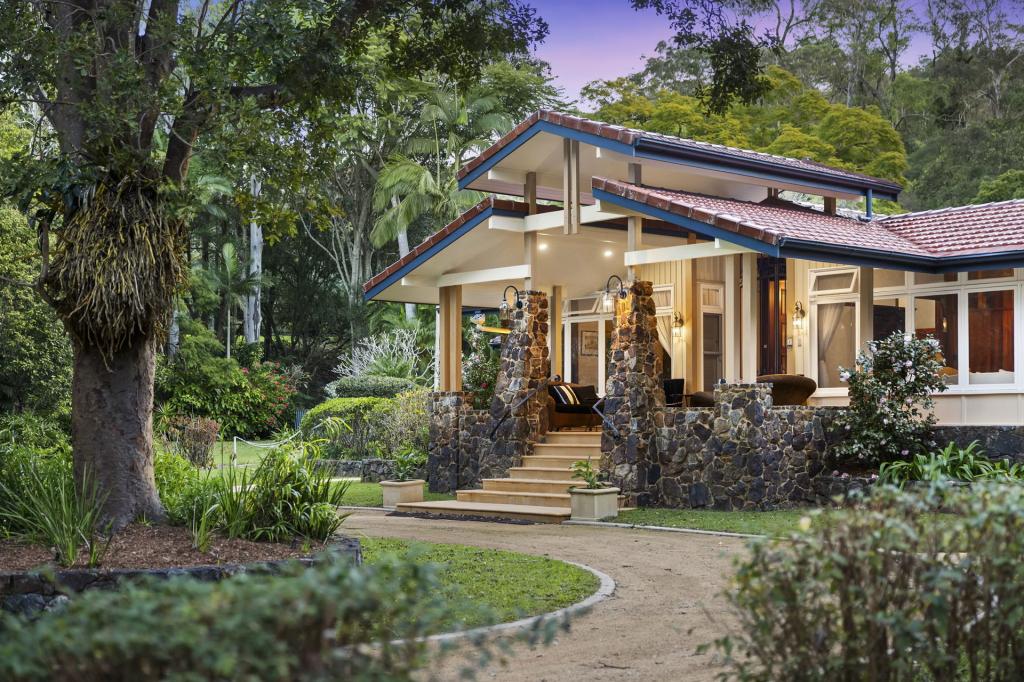 666 Upper Brookfield Rd, Upper Brookfield, QLD 4069