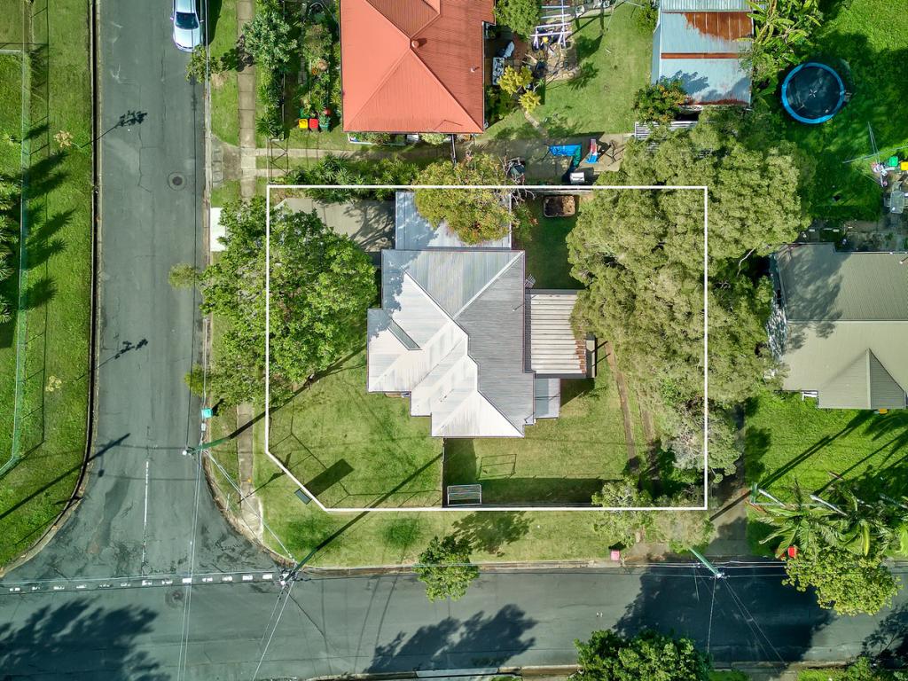 24 Castling St, Stafford, QLD 4053