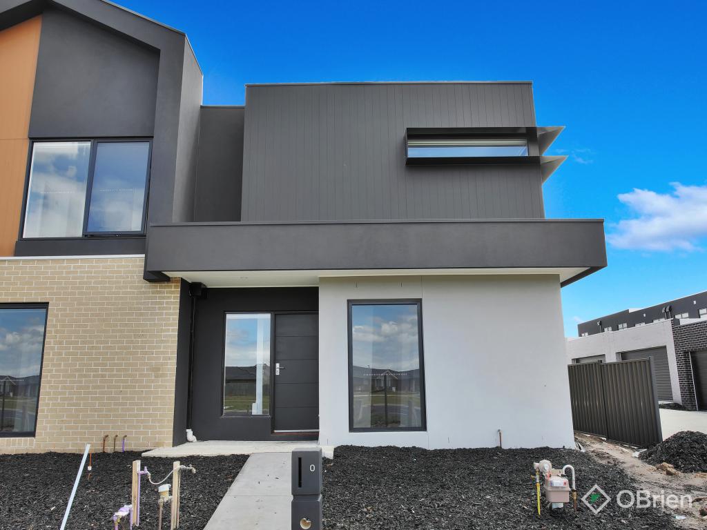 10 Seve Walk, Clyde North, VIC 3978