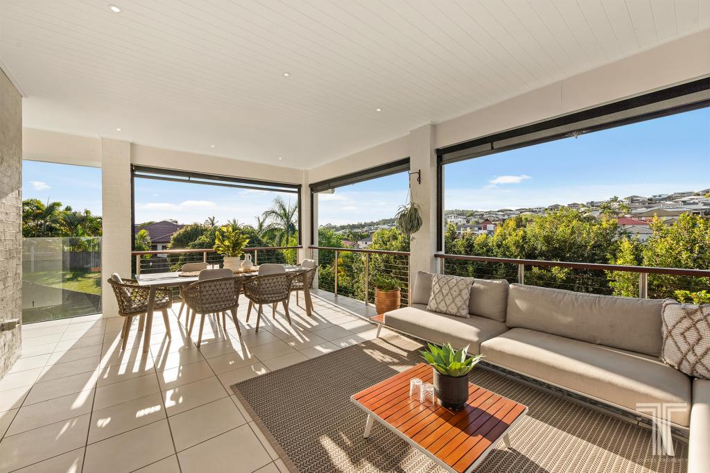 18 Pembridge Pl, Carindale, QLD 4152