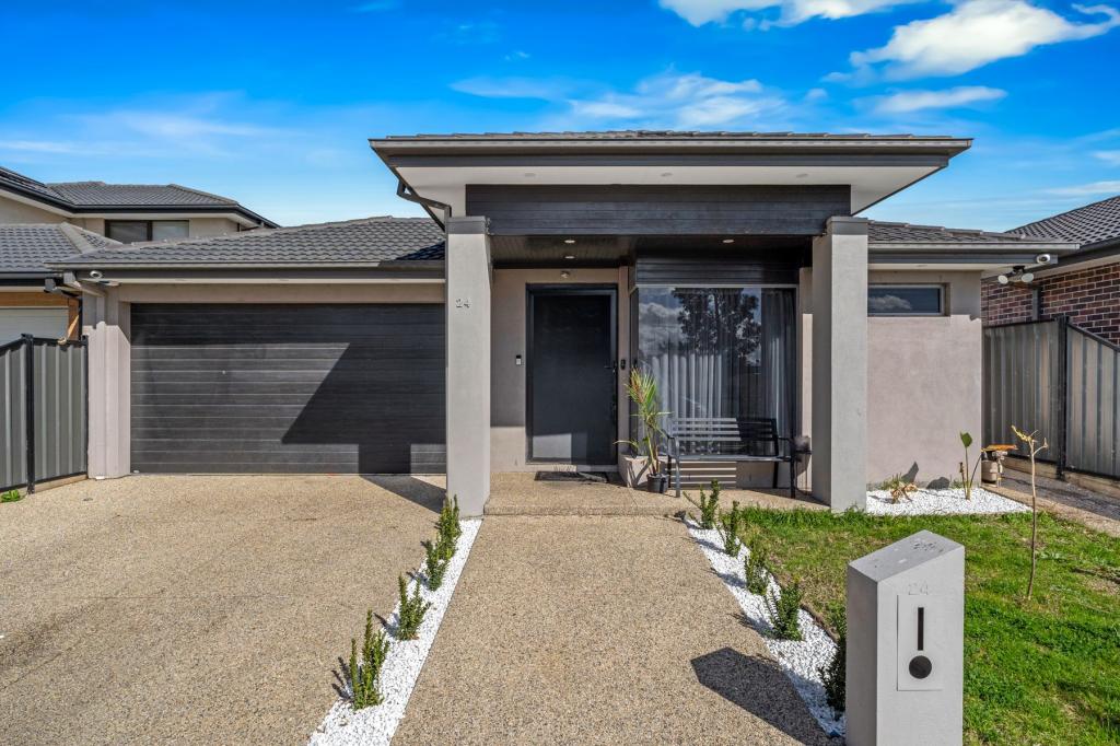 24 Peninsula Cres, Craigieburn, VIC 3064