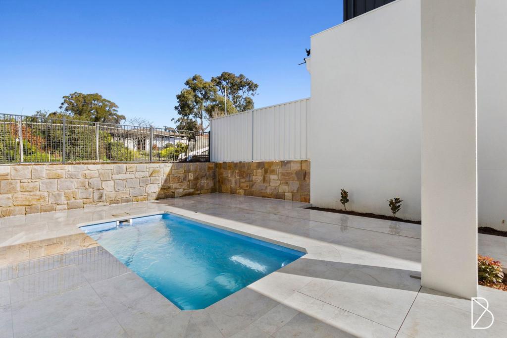 1/6 SOUTHWELL ST, WEETANGERA, ACT 2614