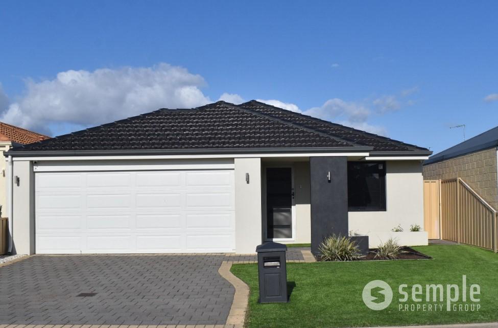 48 Middle Pkwy, Canning Vale, WA 6155
