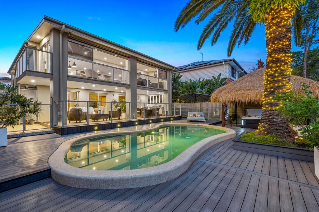 92 Bamboo Ave, Benowa, QLD 4217