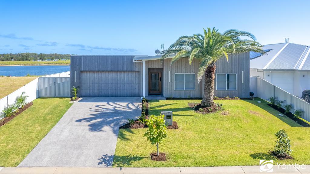 24 Della Pl, Yamba, NSW 2464