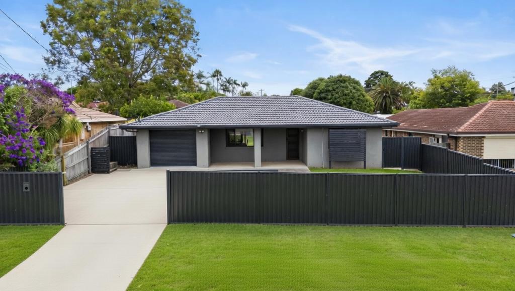 8 Helmet Ct, Hillcrest, QLD 4118