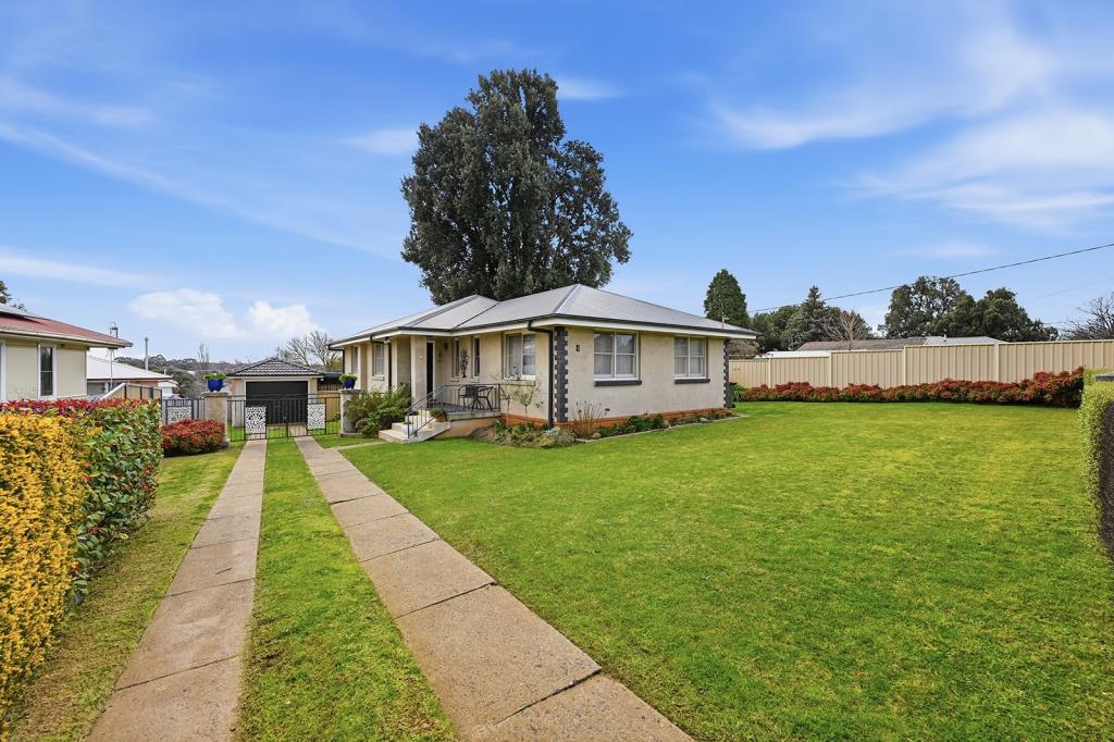 4 ADINA CRES, ORANGE, NSW 2800