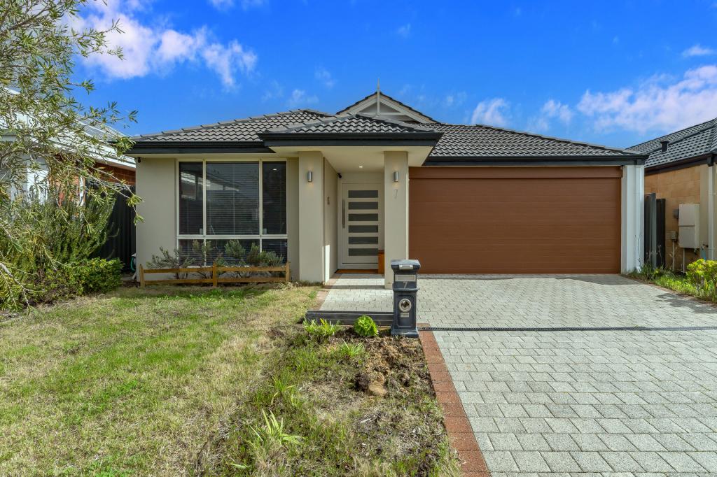 7 Bauxite Rd, Treeby, WA 6164