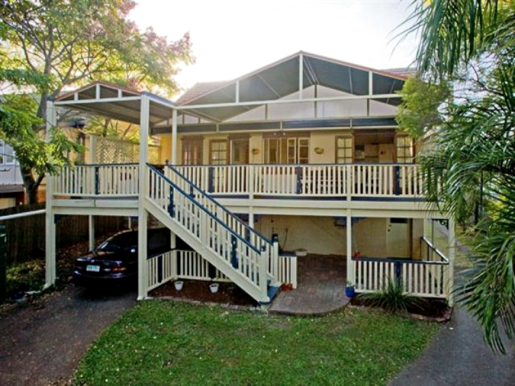 22 MARSHALL RD, HOLLAND PARK WEST, QLD 4121