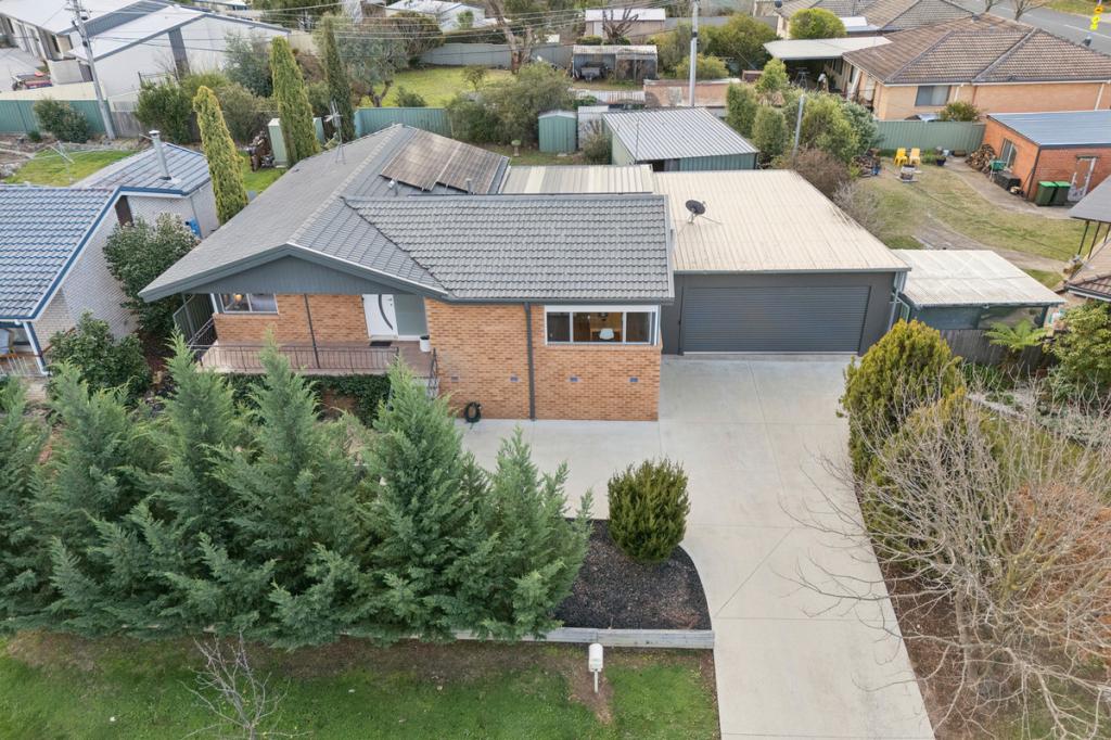 4 Pulleine Cres, Macgregor, ACT 2615