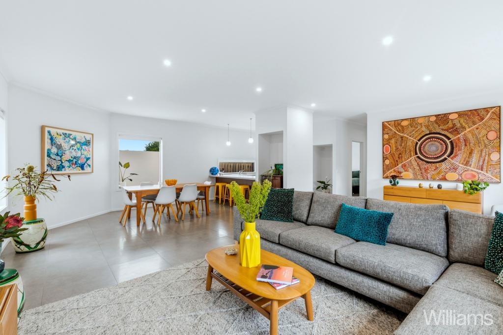 2/43 Eames Ave, Brooklyn, VIC 3012