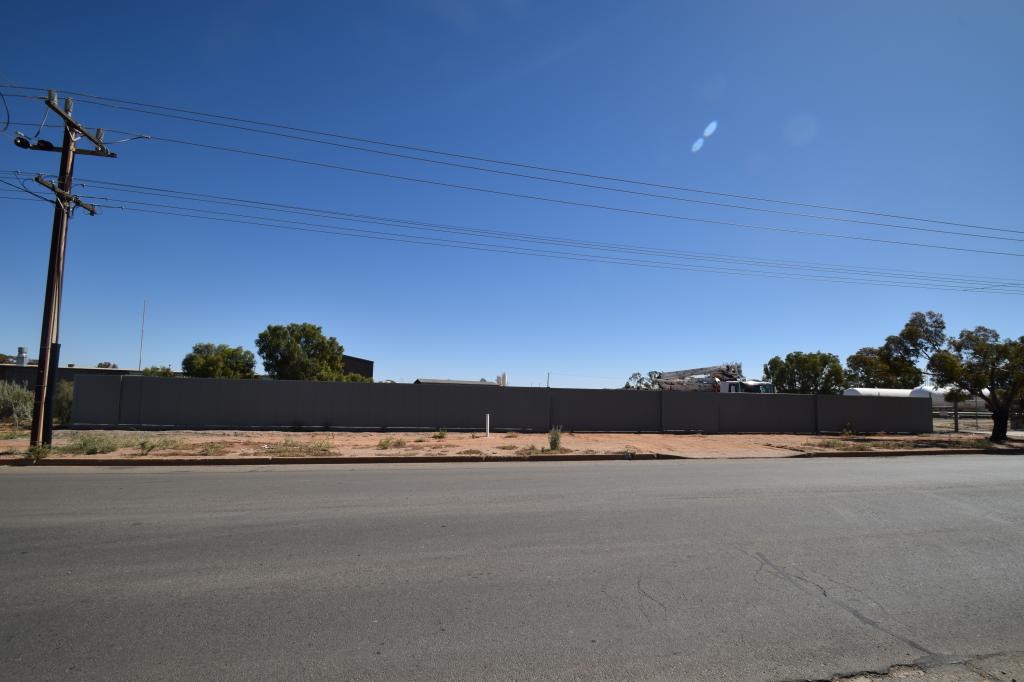 28 KANANDAH RD, BROKEN HILL, NSW 2880