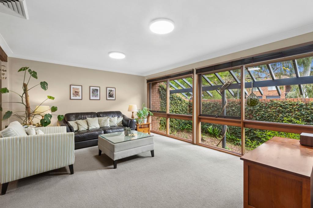 8 Batavia Pl, Illawong, NSW 2234