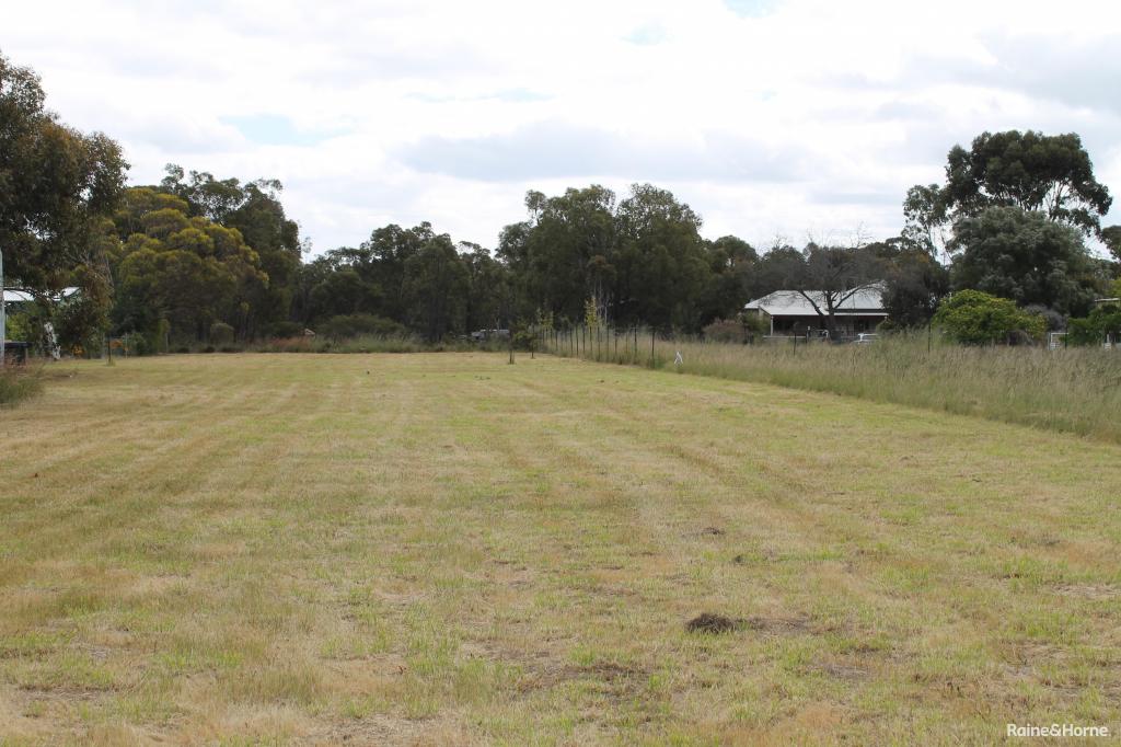 77 Sixth Ave, Kendenup, WA 6323