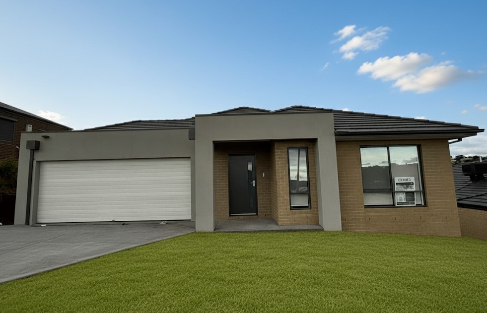 24 Auburn Cres, Bacchus Marsh, VIC 3340