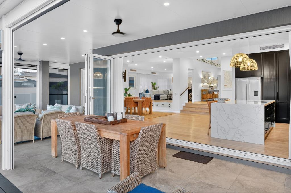 5308 Marine Dr N, Hope Island, QLD 4212